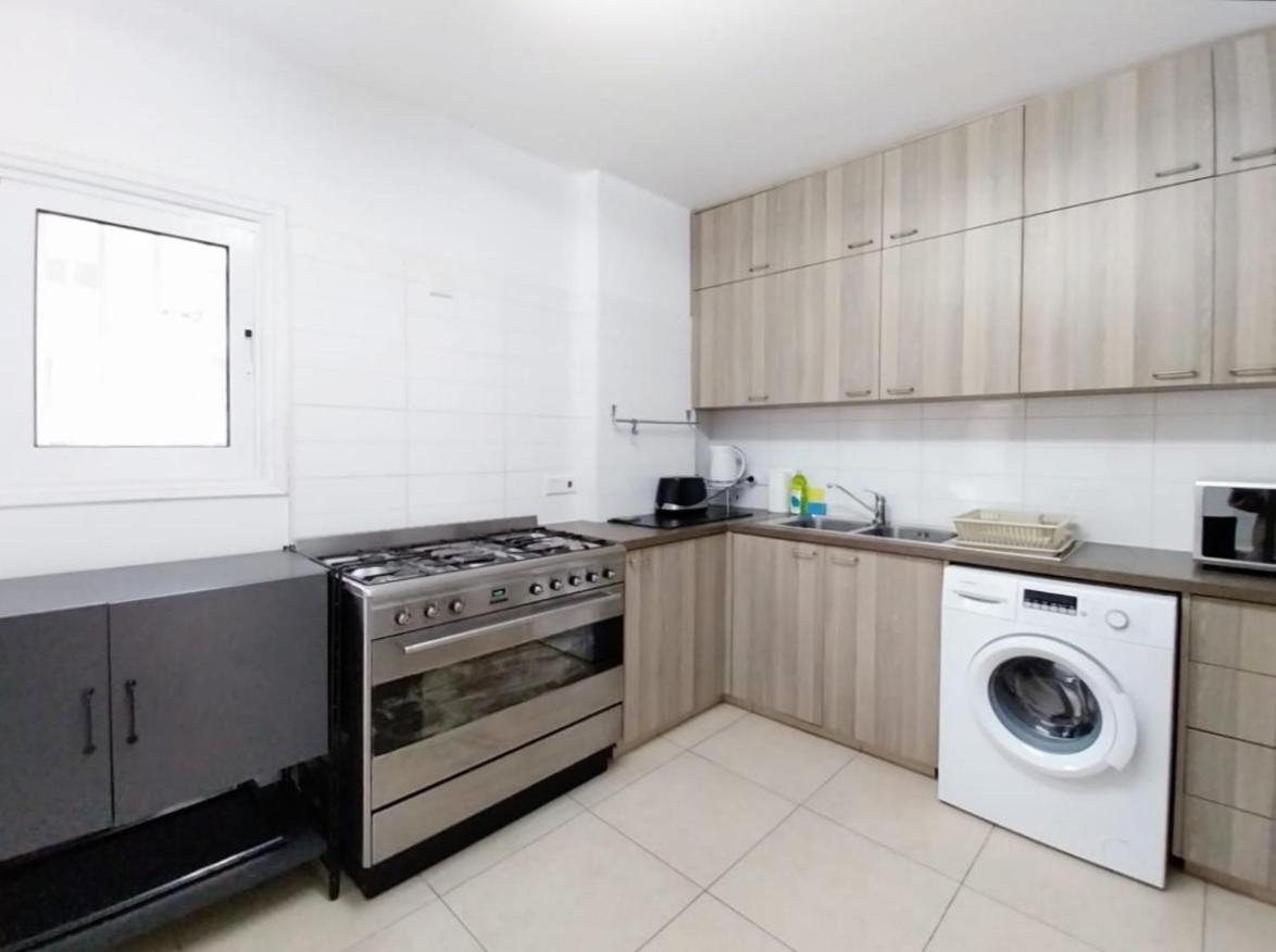 Sun Tower 101 Apartment ลิมาซอล ภายนอก รูปภาพ