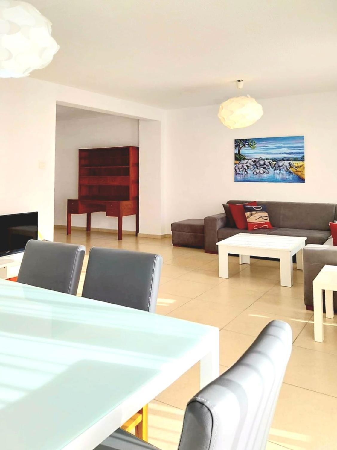 Sun Tower 101 Apartment ลิมาซอล ภายนอก รูปภาพ